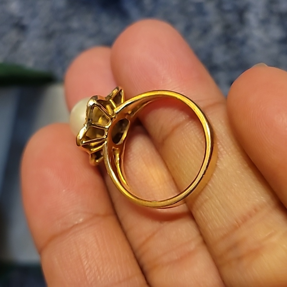 14k Diamond And Pearl RingElegant Gold - Picture 4 of 7